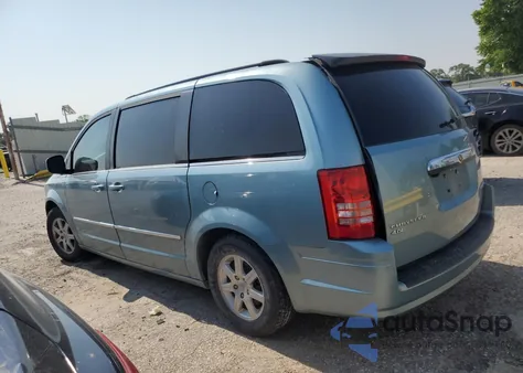 2010 Chrysler Town & Country Touring из США, поврежденный, VIN 2A4RR5DX7AR230038